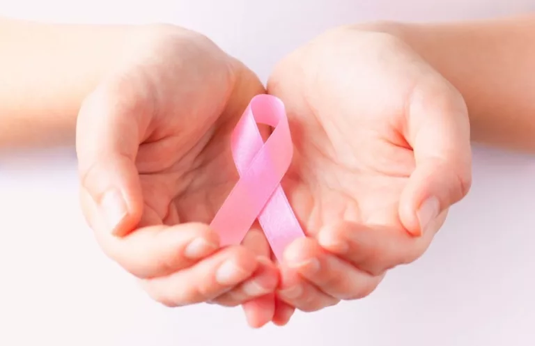 Outubro rosa: Como cuidar da pele durante o tratamento de câncer?