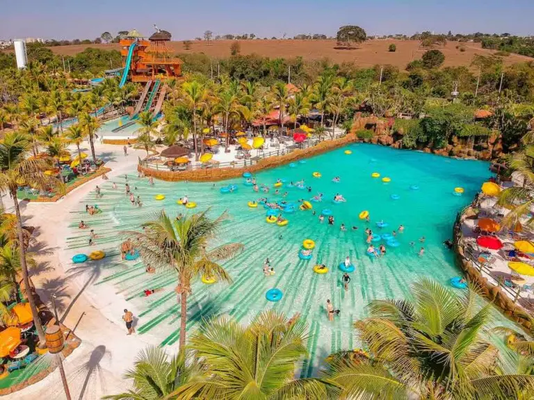 Thermas dos Laranjais oferece meia-entrada com doação de alimentos em fevereiro e março