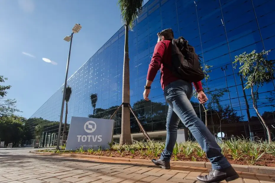 TOTVS abre inscrições para o Programa de Estágio 2025 com vagas para a capital paulista, Ribeirão Preto e Assis