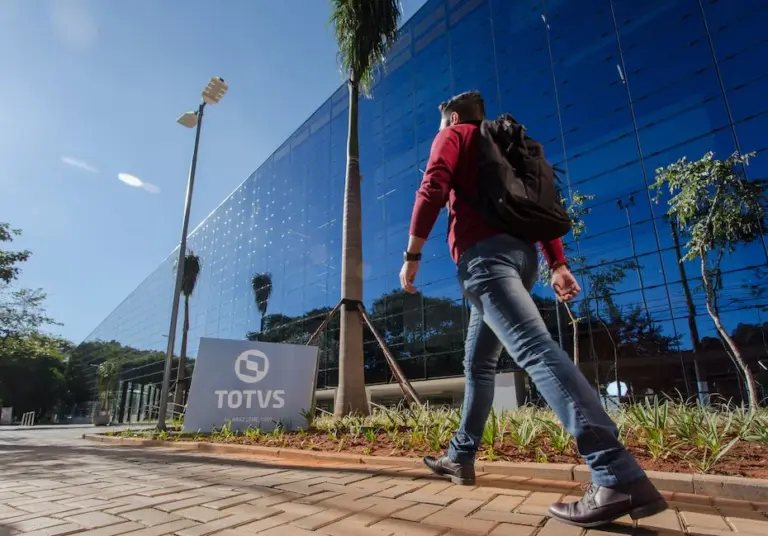 TOTVS abre inscrições para o Programa de Estágio 2025 com vagas para a capital paulista, Ribeirão Preto e Assis