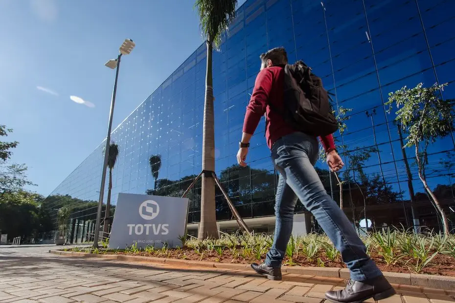 TOTVS abre inscrições para o Programa de Estágio 2025 com vagas para a capital paulista, Ribeirão Preto e Assis