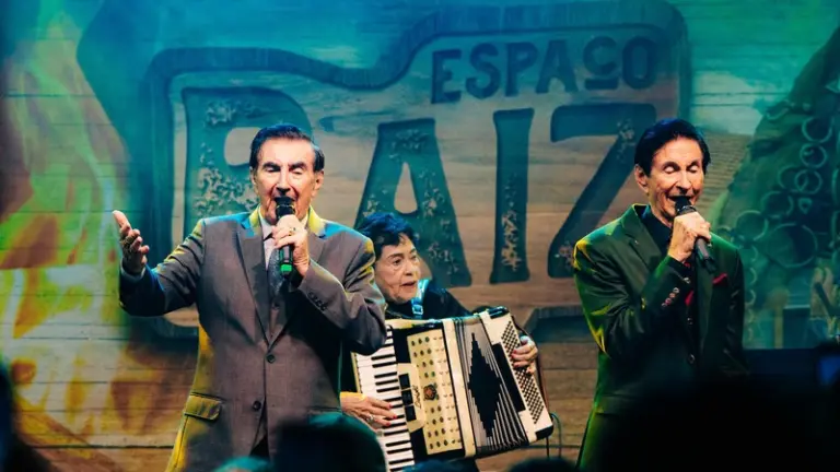 Primeira noite do Ribeirão Rodeo Music 2025 é marcada pelo encontro de gerações da música sertaneja