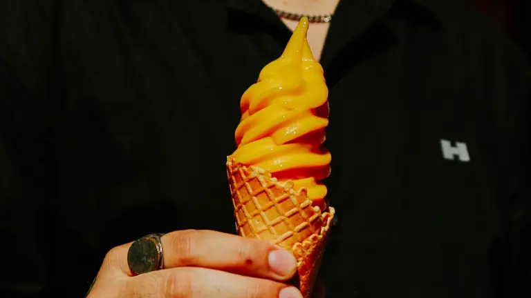 Posso tomar sorvete no inverno? Especialistas falam sobre mito