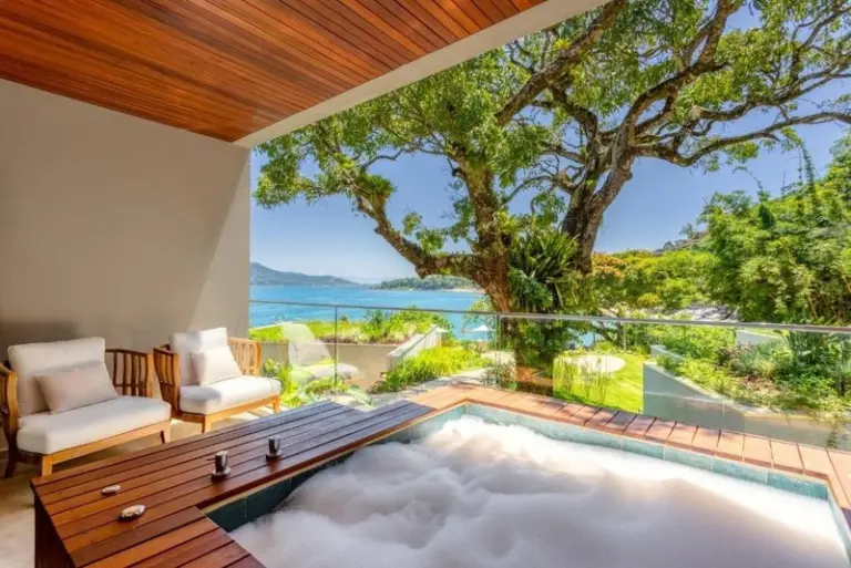 Temporada de avistamento de baleias em Ilhabela (SP) se aproxima e promete encantar famílias