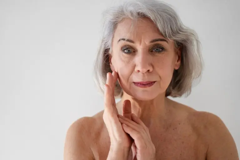 Menopausa devasta elasticidade da pele e impõe novos rituais de beleza