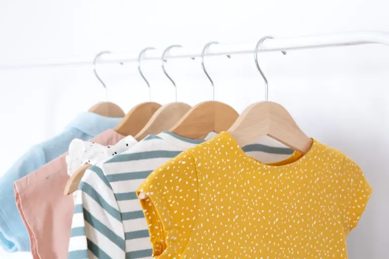 Dia da Gestante (15/08): 3 dicas sobre como cuidar dos itens do enxoval antes e depois do nascimento do bebê