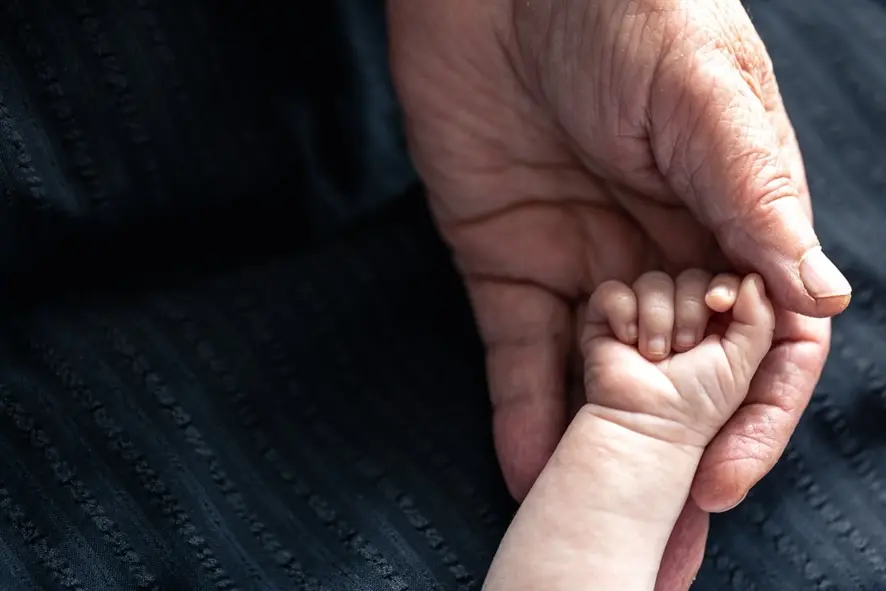 Licença-paternidade de 15 dias- avanço fortalece vínculos familiares e igualdade no trabalho