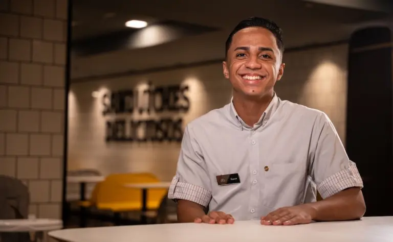 McDonald’s transforma trajetórias e reforça compromisso com o desenvolvimento profissional