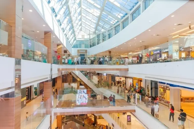 Novas coleções trazem tons solares e praticidade para a temporada de primavera