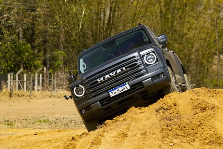 Adrenalina e tecnologia- consumidores testam os novos Haval H9 e Poer P30 em condições reais e se impressionam com experiência