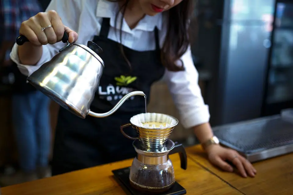 Dia Internacional do Café- Especialista do Senac ensina as técnicas para preparar um café especial