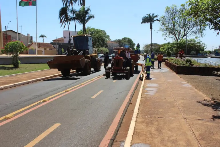 Guaíra adota tecnologia de aspiração para otimizar a limpeza pública