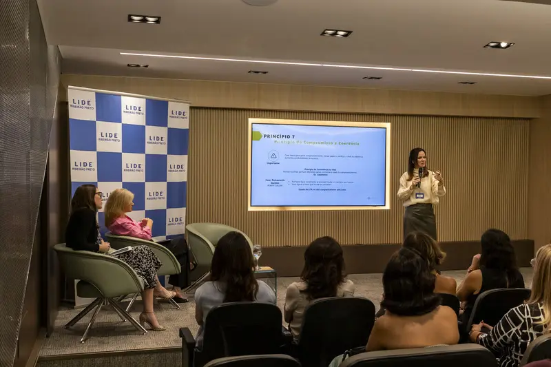 LIDE Mulher Ribeirão Preto debate neurociência e liderança em mentoring com Ana Cláudia Carnelossi