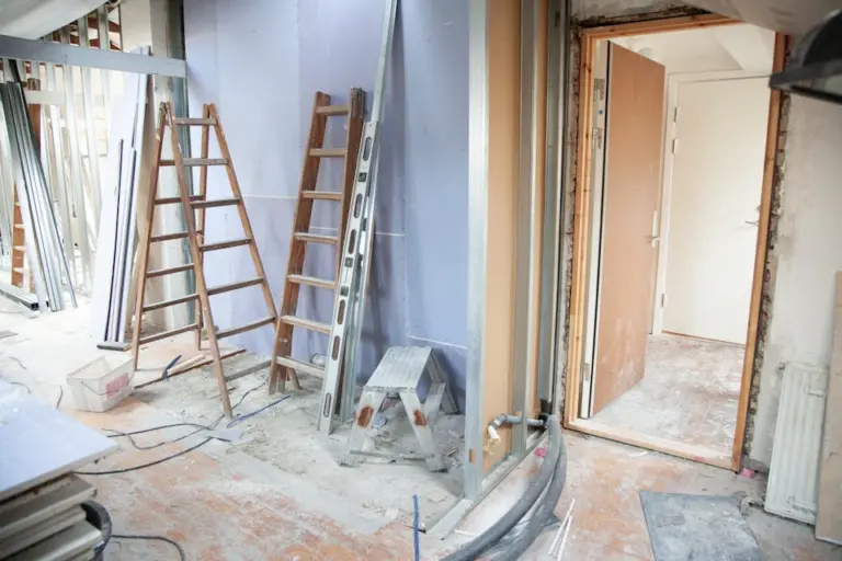 Os 10 Equipamentos para Obras Mais Alugados e Por Que São Essenciais
