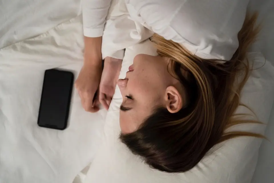Celulares não causam câncer, mas podem afetar sua saúde de outras formas