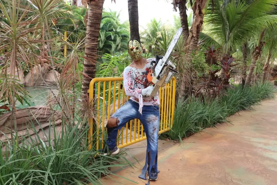 Em clima de Halloween, Thermas dos Laranjais transforma Rio Selvagem em ‘Rio Fantasma’