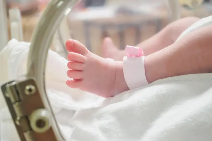 Empresa é condenada a pagar dívida hospitalar de casal com filho prematuro