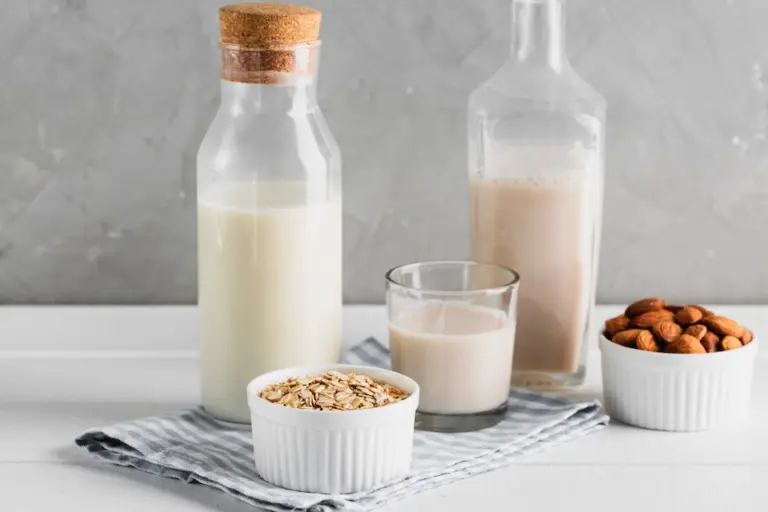 Integral, desnatado e vegetal- conheça 6 tipos de leite e saiba como incluí-los na alimentação e receitas