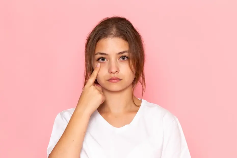 Olheiras: genética, cansaço ou estilo de vida? Saiba o que realmente causa o problema