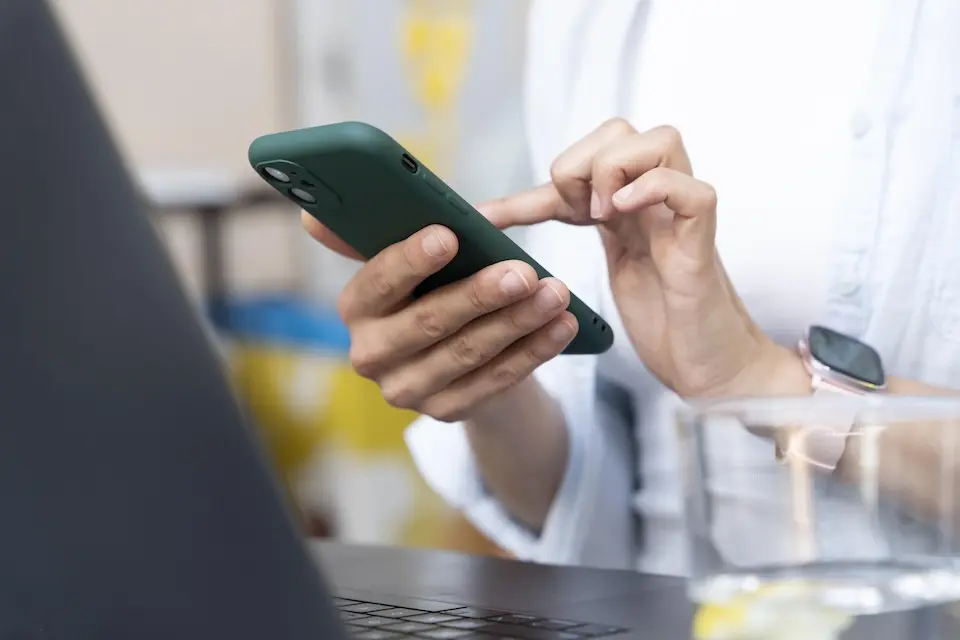 Especialista explica ferramenta do 'botão de contestação' do Pix, que visa evitar golpes online