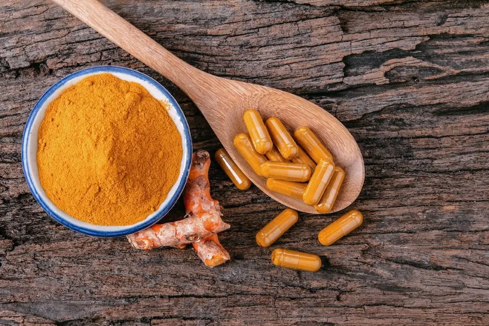 Cúrcuma: Um suplemento importante, mas que exige cuidados