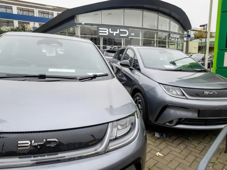 Estudo mostra os modelos de carros com preços mais pesquisados em 2025