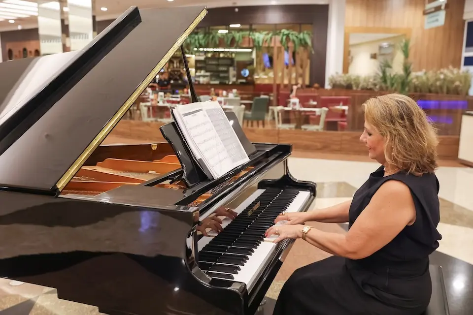 Concertos de piano embalam o clima de Natal no RibeirãoShopping em dezembro