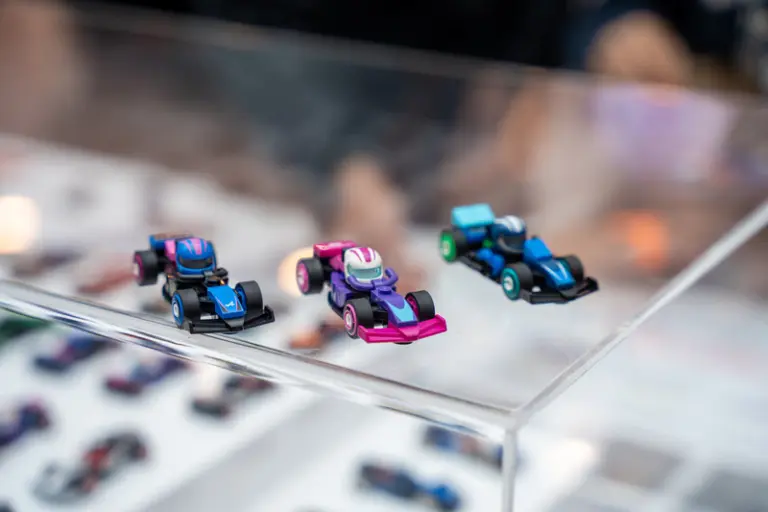 Campanha de férias do RibeirãoShopping com Mini Figure LEGO® Fórmula 1® e cartão com bônus da HotZone segue até 13 de fevereiro