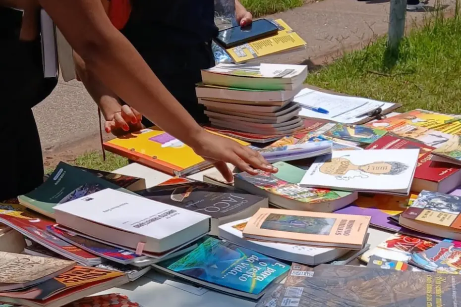 Feiras de doação de livros movimentam São Paulo nesta semana com obras da Todavia e Record