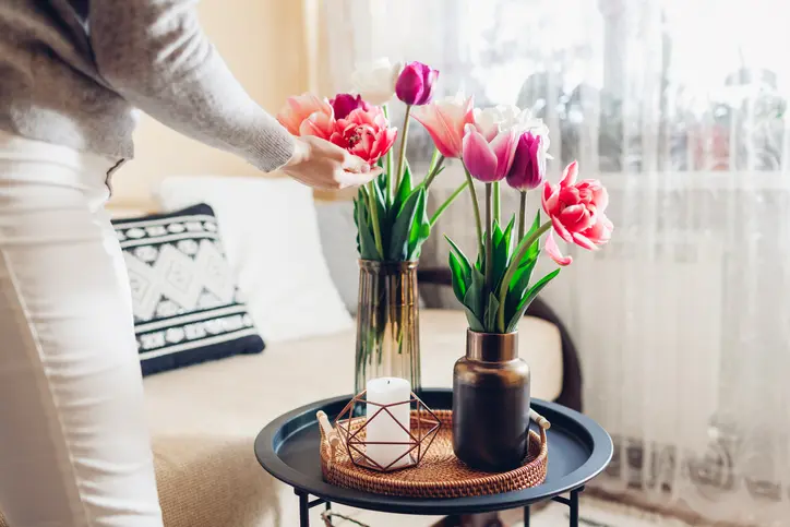 Decoração com flores transforma apartamentos sem reformas