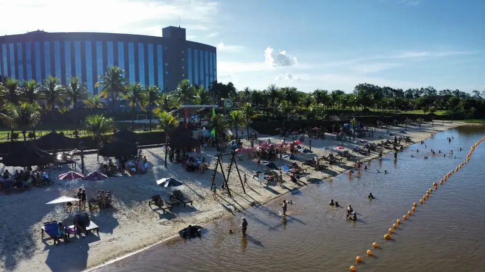 Hotel ao lado do Parque do Peão já esgotou hospedagens para o segundo fim de semana da Festa de Barretos. Procura cresce após anúncio de Gusttavo Lima.