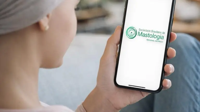 Vídeos com participação de especialistas esclarecem de forma clara os temas mais importantes sobre saúde mamária