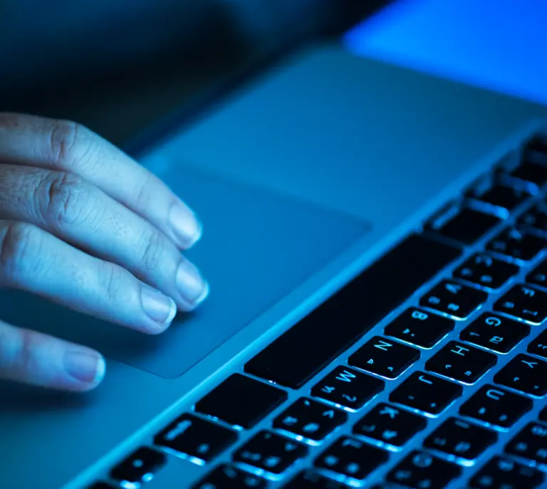 IA deixa de responder e passa a agir com avanço de agentes autônomos impulsionado por novidades da Anthropic