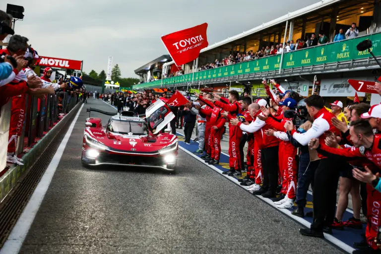 Toyota supera Ferrari e vence em Ímola na abertura do FIA WEC em 2026