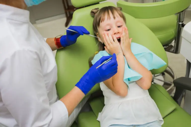 Atendimento odontológico ainda é desafio para pessoas com autismo e expõe lacunas na formação profissional