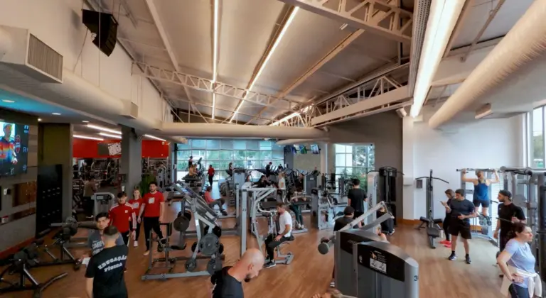 Movimento 40+: Por que cada vez mais adultos estão começando a treinar em busca de longevidade e qualidade de vida