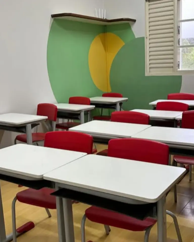 Modelo de reindustrialização de móveis escolares já gerou economia de mais de R$ 3 milhões para escolas