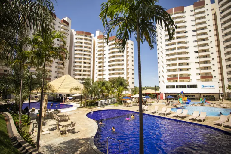 Check-in na diversão: Wyndham Olímpia e Thermas dos Laranjais elevam a experiência no destino mais quente do Brasil