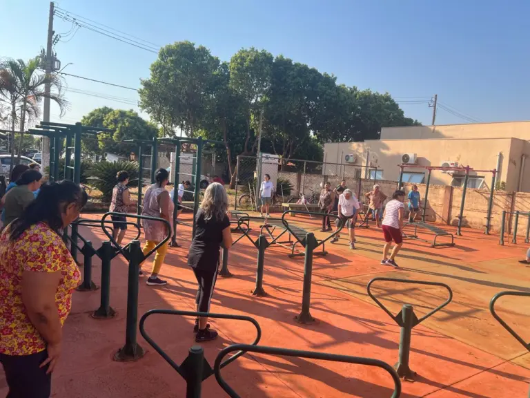 Guaíra amplia apoio profissional nas Academias ao Ar Livre