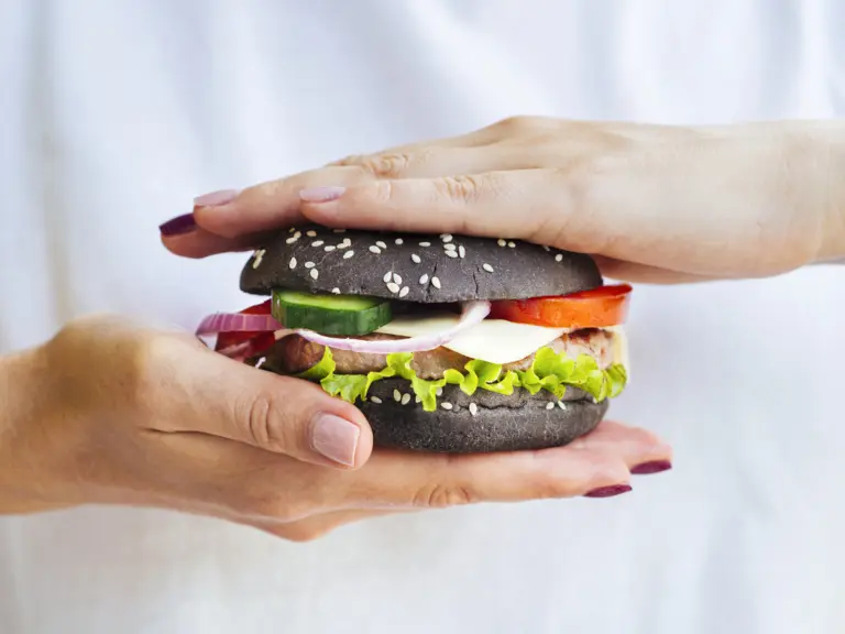 Hambúrguer na dieta: como consumir sem prejudicar o emagrecimento