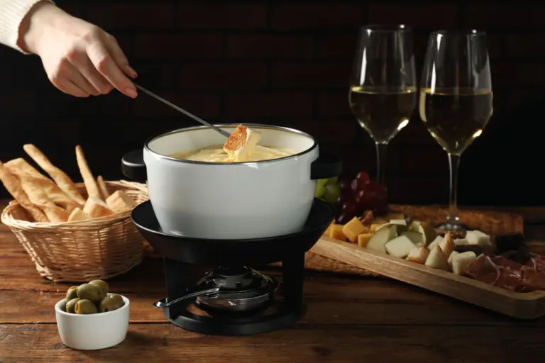 Fondue: dicas de queijos brasileiros e vinhos para harmonizar