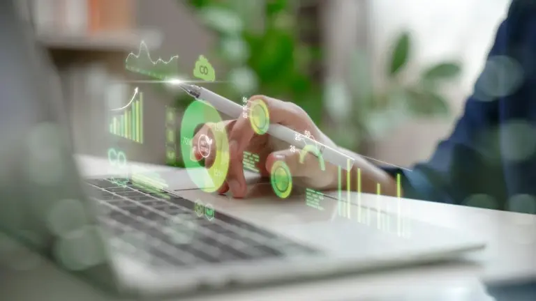 Da energia solar à gestão ambiental: alta nas buscas por certificações ambientais revela avanço do ESG no Brasil