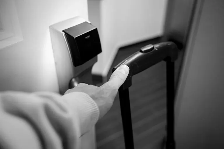 Hotéis inteligentes ganham espaço e redefinem a experiência do viajante