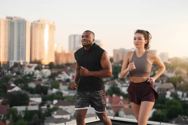 Epidemia de inatividade física: sedentarismo atinge quase metade dos adultos no Brasil e exige atenção