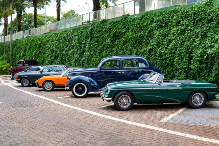 RibeirãoShopping recebe exposição de carros antigos e sedia leilão de veículos clássicos pela primeira vez