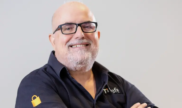 Conflito no Estreito de Ormuz pode afetar internet e sistema financeiro no Brasil, alerta especialista