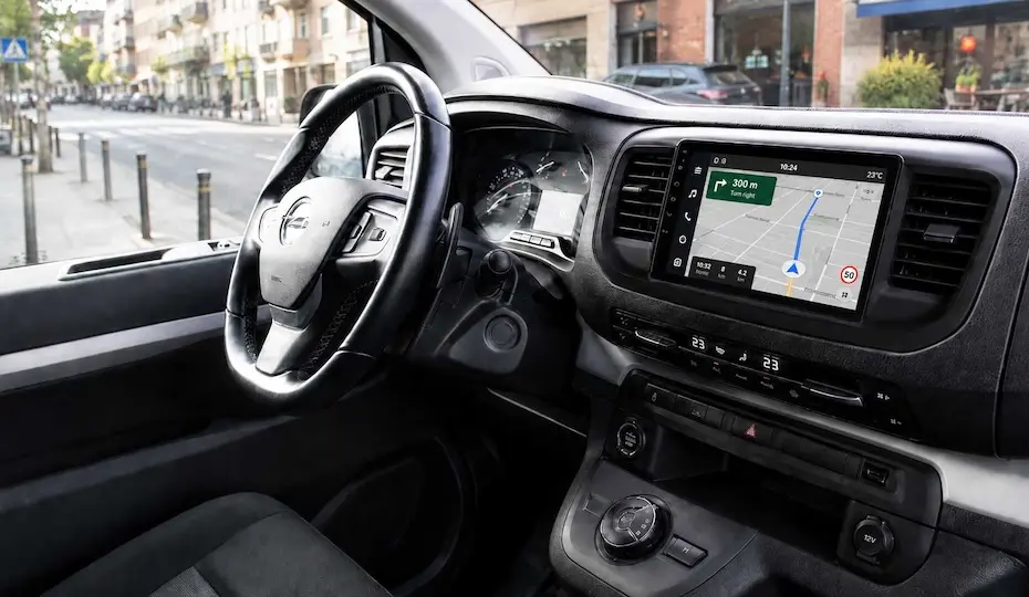 Opel Vivaro C: escolher rádio 9 polegadas ou 2 DIN