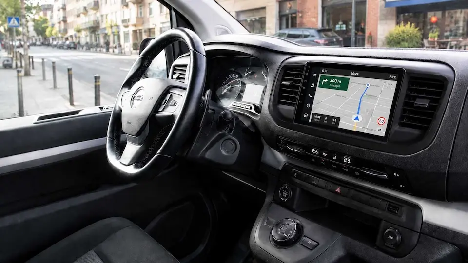 Opel Vivaro C: escolher rádio 9 polegadas ou 2 DIN