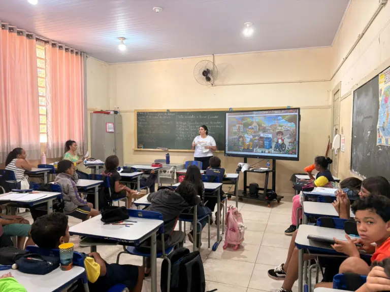 Educação em Posturas na escola já é sucesso entre as crianças