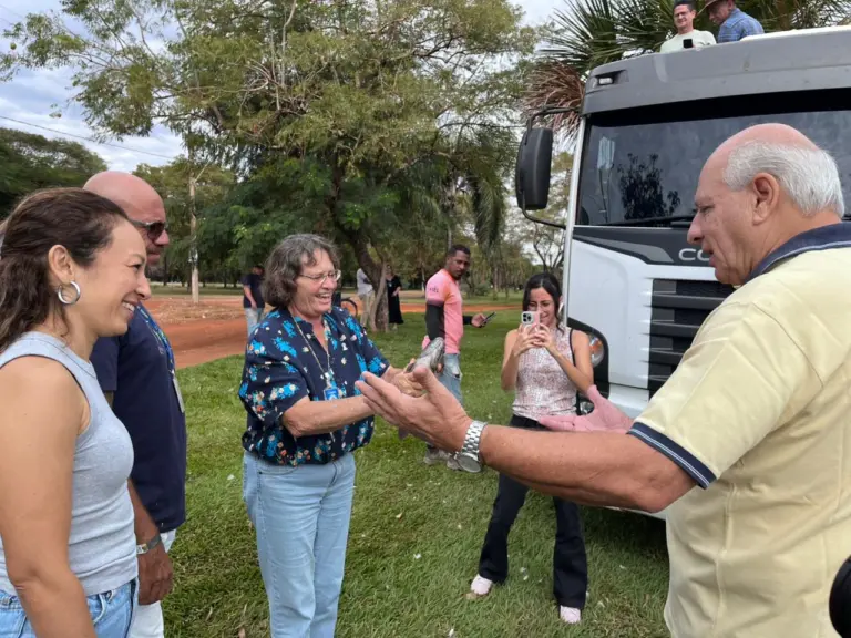 Guaíra solta 2 toneladas de peixes e para o tradicional concurso de pesca